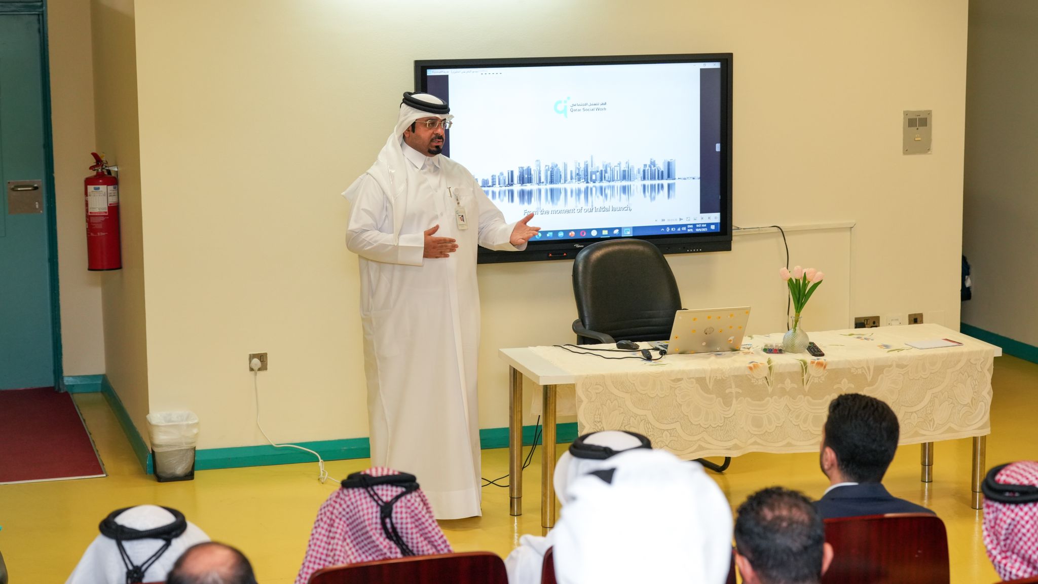 المؤسسة القطرية للعمل الاجتماعي تقدم عرضا تعريفيا لموظفي مؤسسة التعليم فوق الجميع