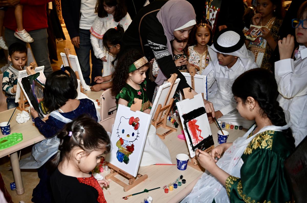 المؤسسة القطرية للعمل الاجتماعي ومراكزها يحتفون بليلة القرنقعوه في الحزم مول